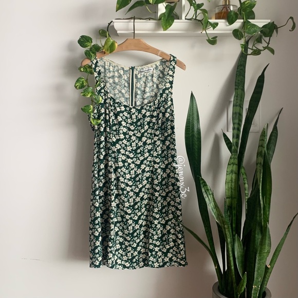 ❌[SOLD]❌Reformation Noha Dress || Cilantro - Picture 15 of 16